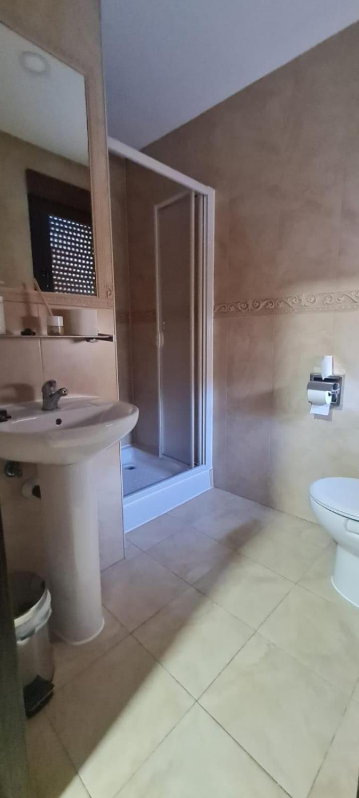 Hostal La Roda Villaluenga Exteriör bild