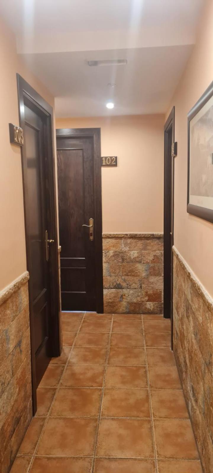 Hostal La Roda Villaluenga Exteriör bild